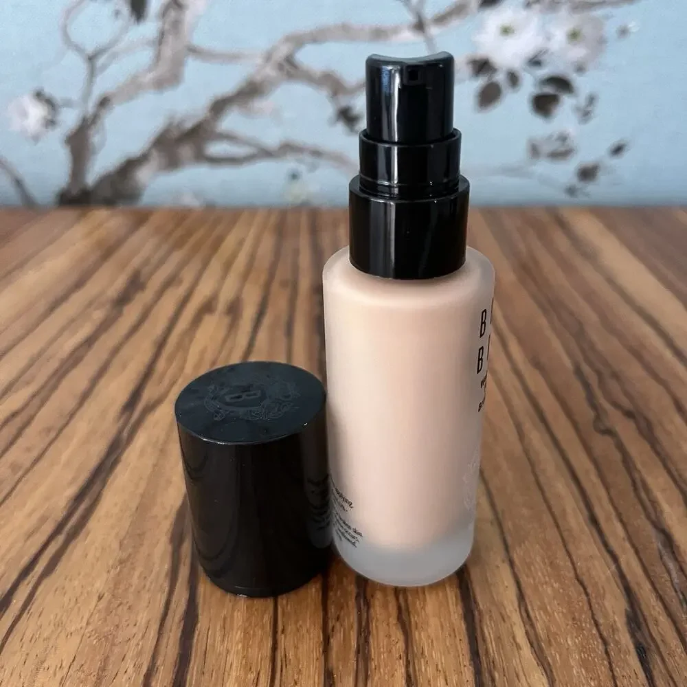 Bobbi Brown Weightless Skin Foundation SPF 15 Cool Beige